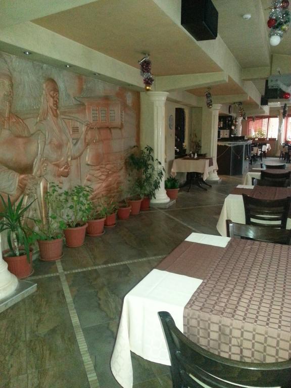 Family Hotel Yola เชเปลาเร ภายนอก รูปภาพ