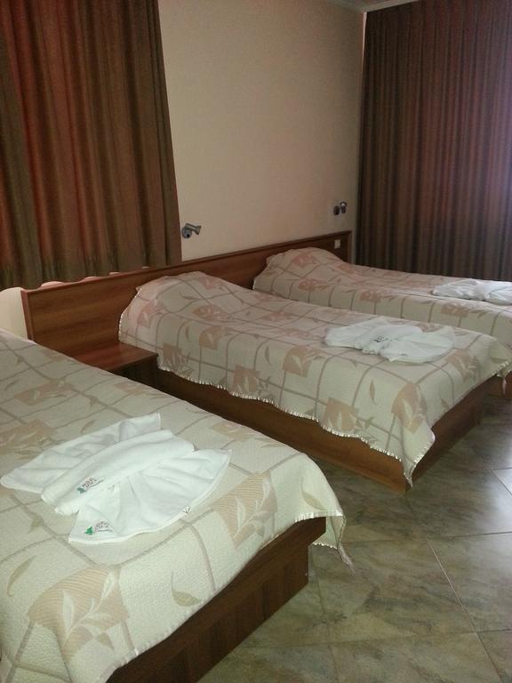 Family Hotel Yola เชเปลาเร ห้อง รูปภาพ