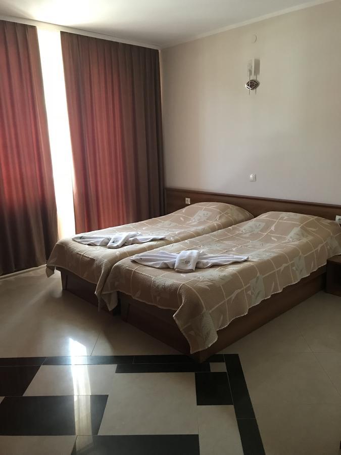 Family Hotel Yola เชเปลาเร ภายนอก รูปภาพ